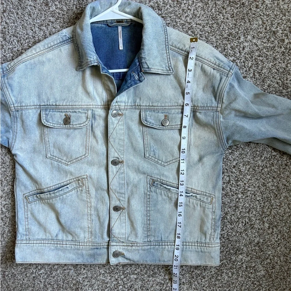 Free People Light Wash Denim Jacket Jean Casual Spring Summer Boho Bohemian XS